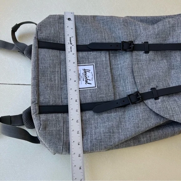 Herschel Classic Retreat Backpack,
19.5L, - Picture 6 of 7